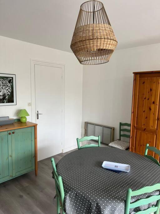 Bel Appartement De Bord De Mer Avec Veranda รอสกอฟ ภายนอก รูปภาพ