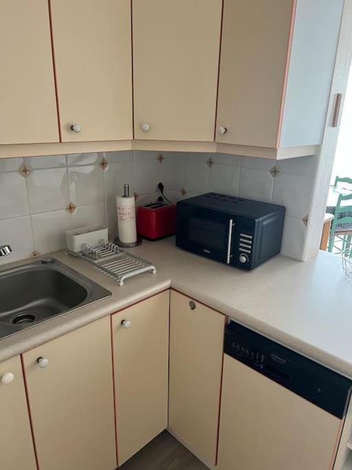 Bel Appartement De Bord De Mer Avec Veranda รอสกอฟ ภายนอก รูปภาพ